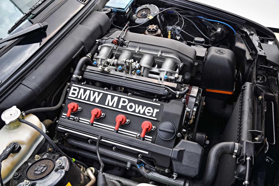 Моторный отсек BMW M3 Sport Evolution (E30) 1990 года  (фото 47 из 55)